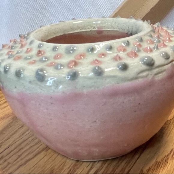 Sweet Little Handmade Mini Coin Catch that looks like a sugary cake doughnut - Picture 3 of 8